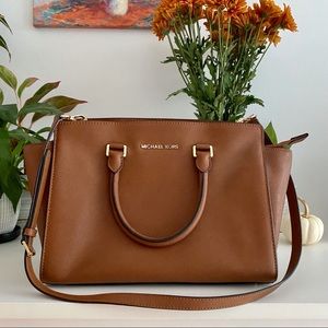 ✨ SOLD Michael Kors “Selma” Saffiano Bag NWOT ✨